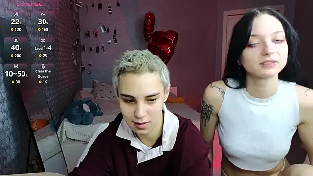 Snapshot of LuxuryLoverss chatting on March 2026 11:06:01 AM LuxuryLoverss online show from March 2026 11:06:01 AM