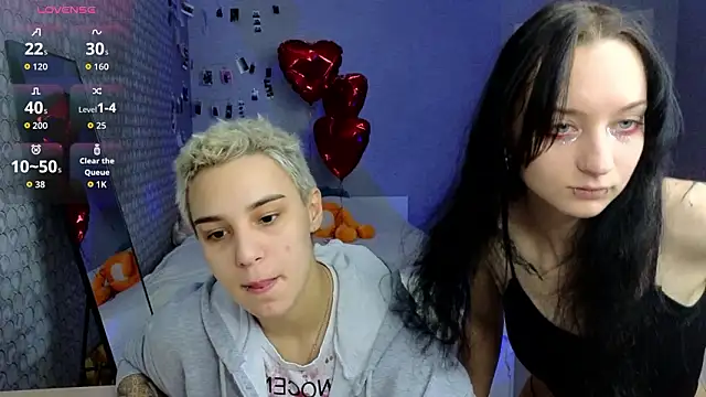 Snapshot of LuxuryLoverss chatting on March 2026 10:10:02 AM LuxuryLoverss online show from March 2026 10:10:02 AM