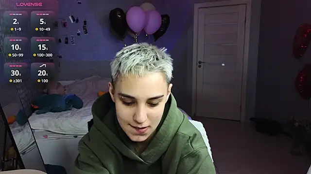 Snapshot of LuxuryLoverss chatting on March 2026 11:16:01 AM LuxuryLoverss online show from March 2026 11:16:01 AM