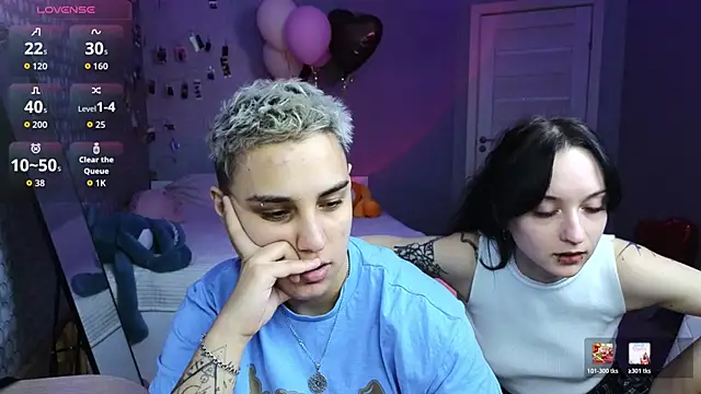 Snapshot of LuxuryLoverss chatting on March 2026 10:48:02 AM LuxuryLoverss online show from March 2026 10:48:02 AM