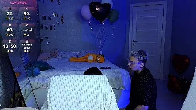 Snapshot of LuxuryLoverss chatting on March 2026 10:59:01 AM LuxuryLoverss online show from March 2026 10:59:01 AM