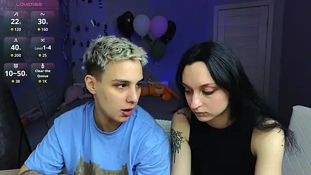 Snapshot of LuxuryLoverss chatting on April 2026 11:08:02 AM LuxuryLoverss online show from April 2026 11:08:02 AM