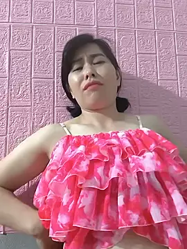 juicy-milu online show from June 2026 05:28:01 PM