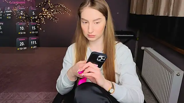 AlicaFoxis online show from May 2026 05:42:02 PM