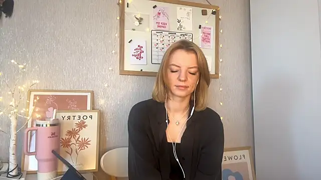 Snapshot of Marry_Sornatiko chatting on March 2026 08:32:02 AM Marry Sornatiko online show from March 2026 08:32:02 AM