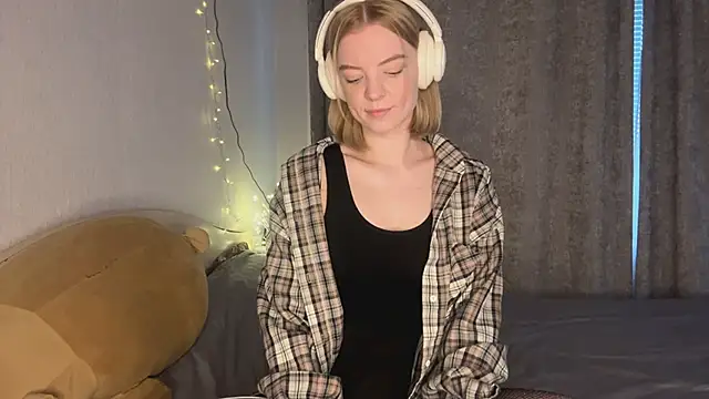 Snapshot of Marry_Sornatiko chatting on March 2026 03:27:02 PM Marry Sornatiko online show from March 2026 03:27:02 PM