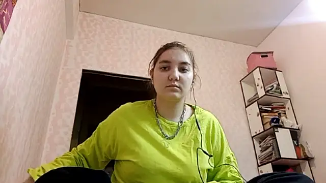 Snapshot of JanineThielman chatting on April 2026 12:55:01 PM JanineThielman online show from April 2026 12:55:01 PM
