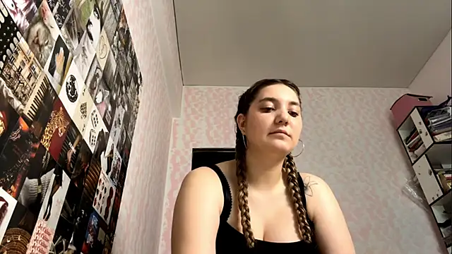 Snapshot of JanineThielman chatting on June 2026 10:10:02 AM JanineThielman online show from June 2026 10:10:02 AM