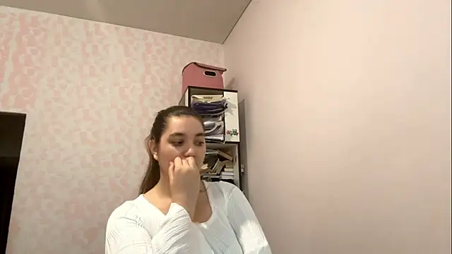 Snapshot of JanineThielman chatting on July 2026 06:17:01 AM JanineThielman online show from July 2026 06:17:01 AM