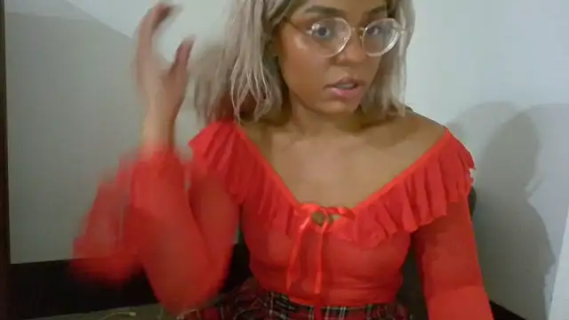 Snapshot of princessandthefootjob chatting on April 2026 08:31:01 PM princessandthefootjob online show from April 2026 08:31:01 PM