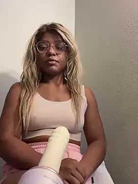 Snapshot of princessandthefootjob chatting on April 2026 07:05:02 PM princessandthefootjob online show from April 2026 07:05:02 PM