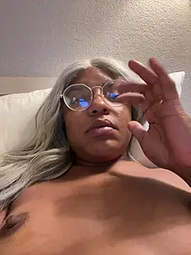 Snapshot of princessandthefootjob chatting on April 2026 09:52:01 PM princessandthefootjob online show from April 2026 09:52:01 PM