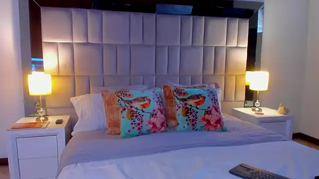 Tiffanyy Lam online show from March 2026 10:11:01 PM