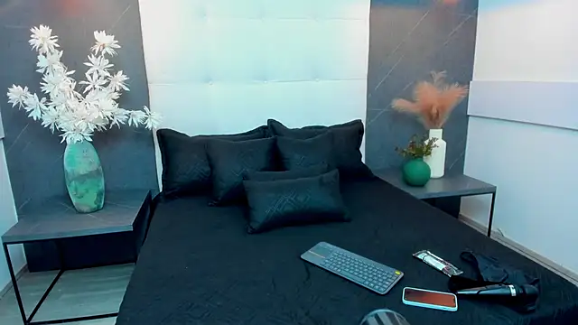 Tiffanyy Lam online show from April 2026 10:07:01 PM