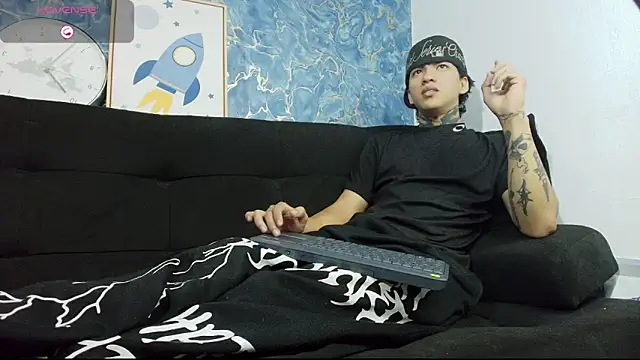 Snapshot of Tessarion_Black chatting on April 2026 06:24:01 AM Tessarion Black online show from April 2026 06:24:01 AM