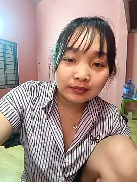 Myna5790 online show from March 2026 11:32:01 AM