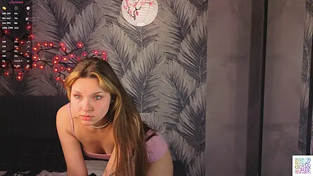 HinaVibe online show from May 2026 03:31:02 PM