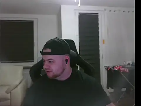 Snapshot of MLXYT chatting on February 2026 07:34:02 PM MLXYT online show from February 2026 07:34:02 PM