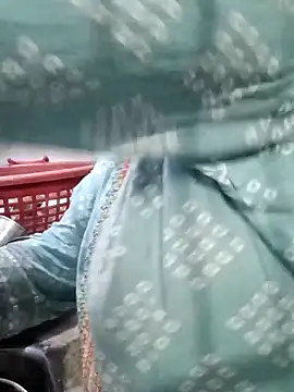 Snapshot of your-charu chatting on April 2026 06:11:01 AM your-charu online show from April 2026 06:11:01 AM