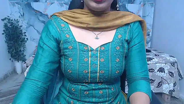 Snapshot of Aayesha-queen chatting on July 2026 04:04:02 AM Aayesha-queen online show from July 2026 04:04:02 AM