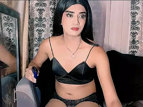 Snapshot of Queeny_Cassandra chatting on June 2026 04:14:02 AM Queeny Cassandra online show from June 2026 04:14:02 AM