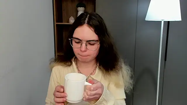 Snapshot of MyrlZangger chatting on February 2026 09:29:02 AM MyrlZangger online show from February 2026 09:29:02 AM