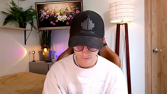 Snapshot of Sr_evann chatting on March 2026 04:02:02 PM Sr evann online show from March 2026 04:02:02 PM