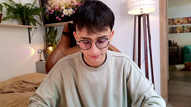 Snapshot of Sr_evann chatting on March 2026 04:46:01 PM Sr evann online show from March 2026 04:46:01 PM