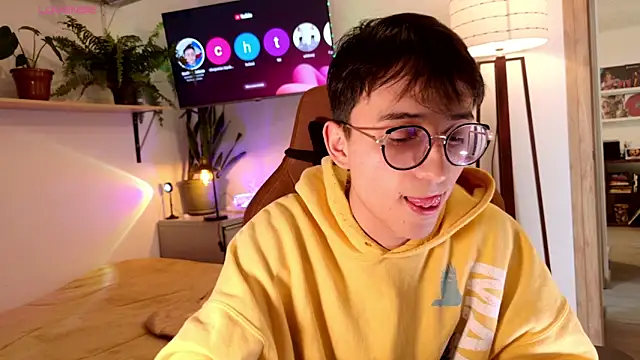 Snapshot of Sr_evann chatting on March 2026 03:28:01 PM Sr evann online show from March 2026 03:28:01 PM