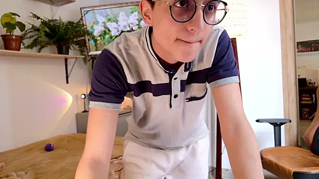 Snapshot of Sr_evann chatting on April 2026 01:41:01 PM Sr evann online show from April 2026 01:41:01 PM