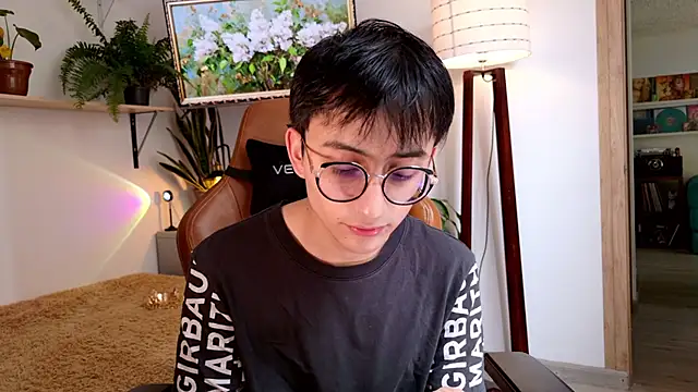 Snapshot of Sr_evann chatting on April 2026 01:48:02 PM Sr evann online show from April 2026 01:48:02 PM