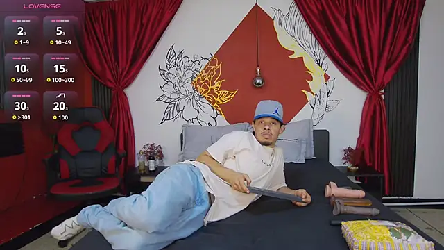 Snapshot of Luna_Dante_fox chatting on April 2026 12:21:01 PM Luna Dante fox online show from April 2026 12:21:01 PM