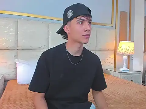 AronTawers online show from March 2026 07:16:02 PM