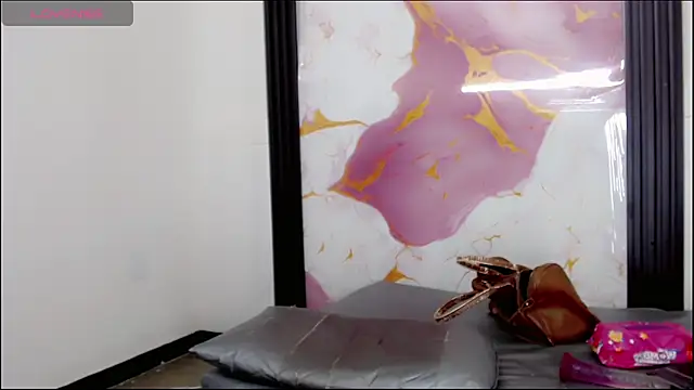 Snapshot of Valeria_Linares chatting on March 2026 03:29:02 AM Valeria Linares online show from March 2026 03:29:02 AM