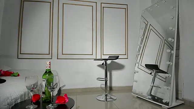 Snapshot of emily_gaviria1 chatting on March 2026 12:09:01 PM emily gaviria1 online show from March 2026 12:09:01 PM