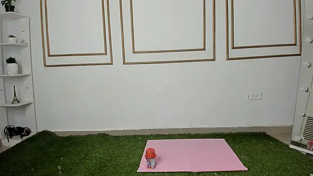 Snapshot of emily_gaviria1 chatting on March 2026 12:05:01 PM emily gaviria1 online show from March 2026 12:05:01 PM