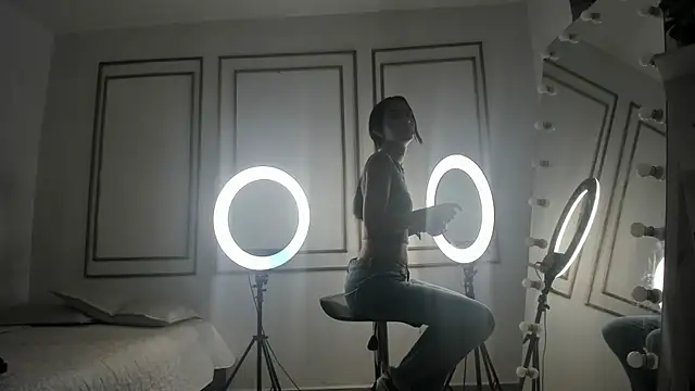 Snapshot of emily_gaviria1 chatting on April 2026 12:16:02 PM emily gaviria1 online show from April 2026 12:16:02 PM