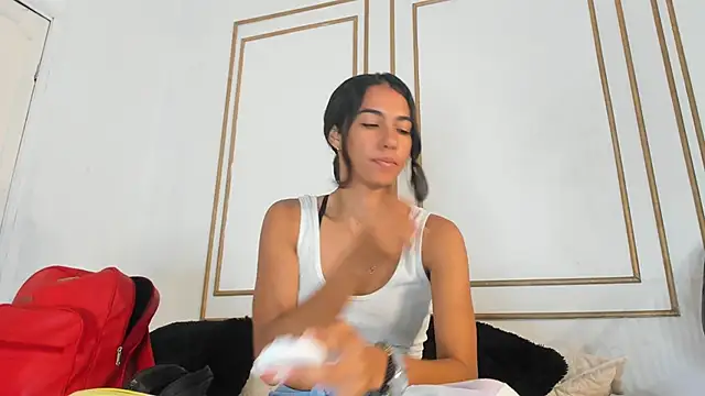 emily gaviria1 online show from April 2026 12:15:01 PM