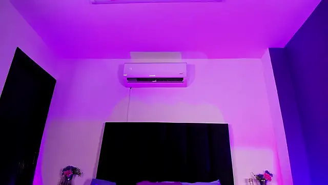 scarlet  ray  online show from March 2026 10:44:02 AM