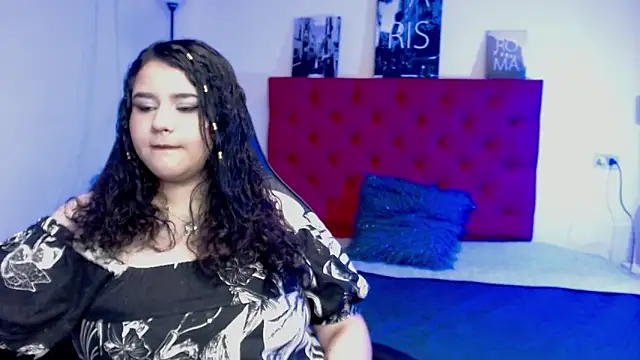 Emma Roberts 2 online show from February 2026 05:33:01 PM