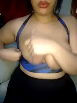 Snapshot of madleen_Mm chatting on March 2026 09:10:02 PM madleen Mm online show from March 2026 09:10:02 PM