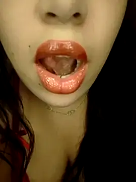 Snapshot of madleen_Mm chatting on March 2026 08:15:02 PM madleen Mm online show from March 2026 08:15:02 PM