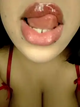 Snapshot of madleen_Mm chatting on March 2026 11:27:01 AM madleen Mm online show from March 2026 11:27:01 AM