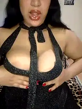 Snapshot of madleen_Mm chatting on April 2026 11:33:02 AM madleen Mm online show from April 2026 11:33:02 AM