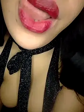 Snapshot of madleen_Mm chatting on April 2026 03:39:02 PM madleen Mm online show from April 2026 03:39:02 PM