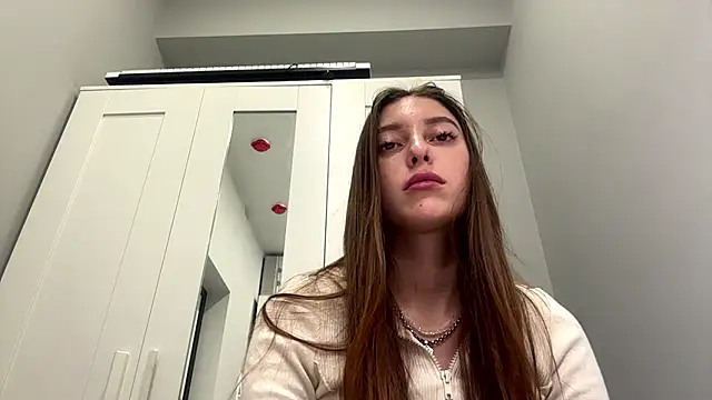 selena favn online show from March 2026 07:15:01 AM