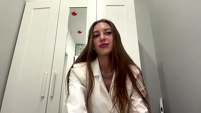 selena favn online show from March 2026 07:03:02 AM