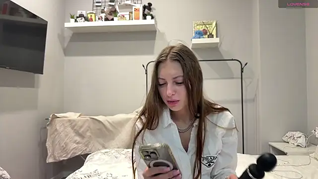 Snapshot of selena_favn chatting on June 2026 02:34:01 AM selena favn online show from June 2026 02:34:01 AM