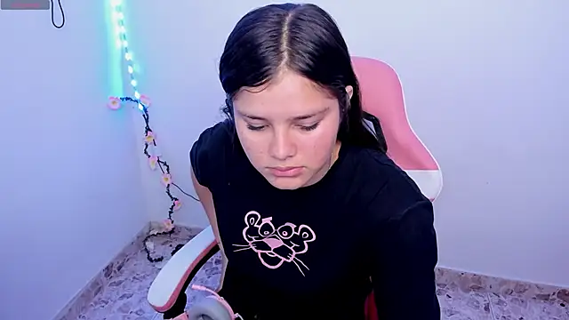 Snapshot of trianna_sweet chatting on February 2026 01:32:02 PM trianna sweet online show from February 2026 01:32:02 PM