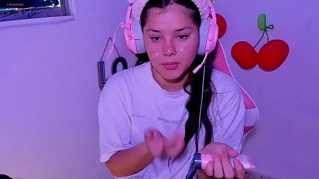 Snapshot of trianna_sweet chatting on April 2026 03:12:01 PM trianna sweet online show from April 2026 03:12:01 PM